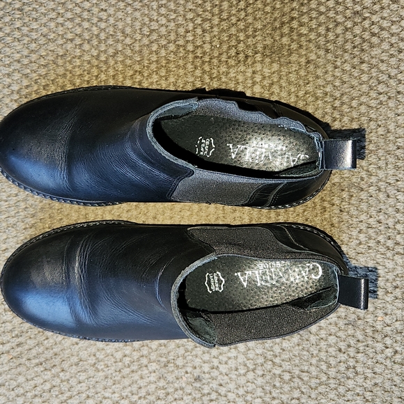 Chelsea Boots - Picture 6 of 9